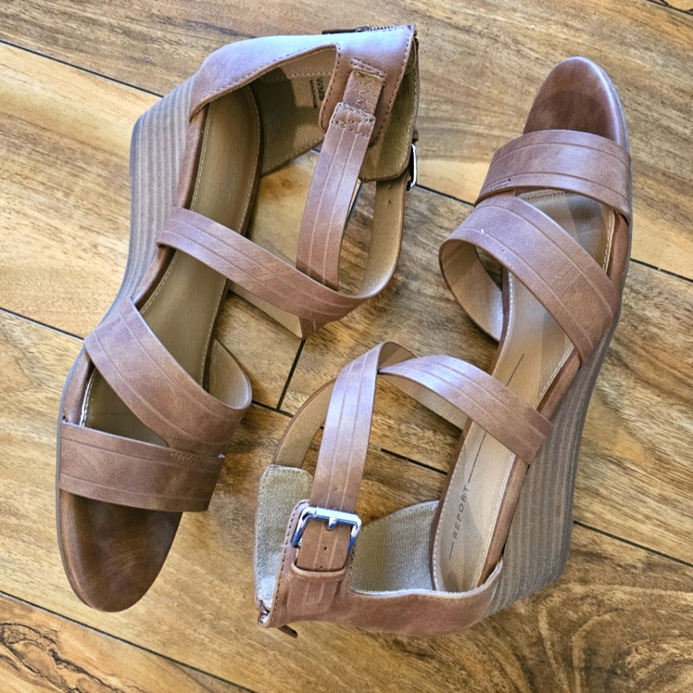 Report Leather Wedge Sandals